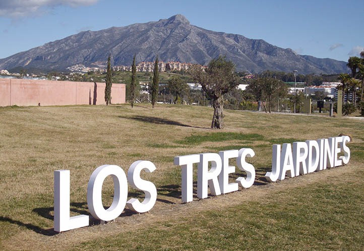 La alcaldesa de Marbella privatizará el cuidado del parque de Los Tres Jardines