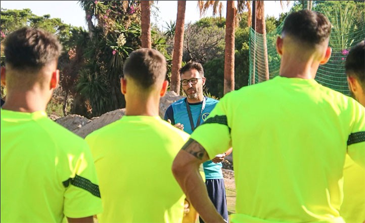 Cambio de rumbo en el FC Marbellí que pasa a entrenar por las mañanas