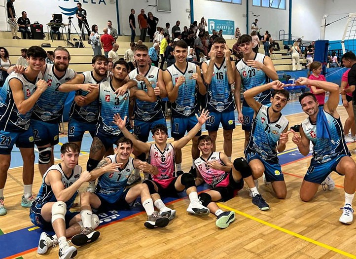 El Costa del Voley ya es tercero tras imponerse al Almendralejo Extremadura