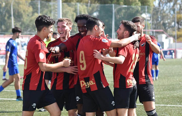 Festín de goles para el San Pedro antes de la Copa del Rey (4-0)