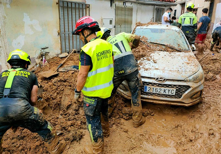 Los bomberos de Marbella destacan la magnitud de la catástrofe en Valencia