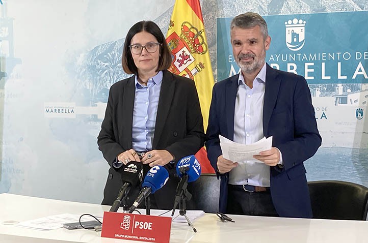 El PSOE acusa a la alcaldesa de llevar a Marbella hacia la "bancarrota"