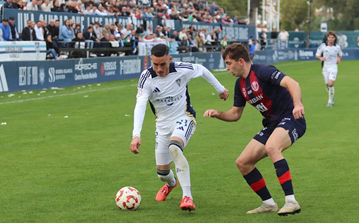 Un Marbella roto encaja ante el Yeclano su tercera derrota seguida (0-3)