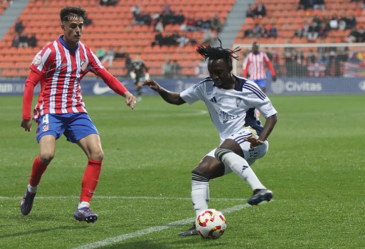 El Marbella encaja ante el Atlético B la cuarta derrota seguida (3-2)