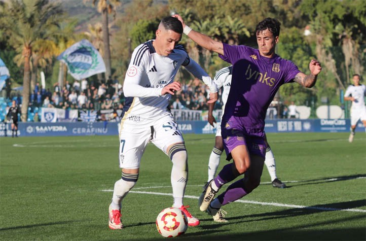 El Marbella levanta tres goles y salva un punto en el 96 ante el Alcorcón (3-3)