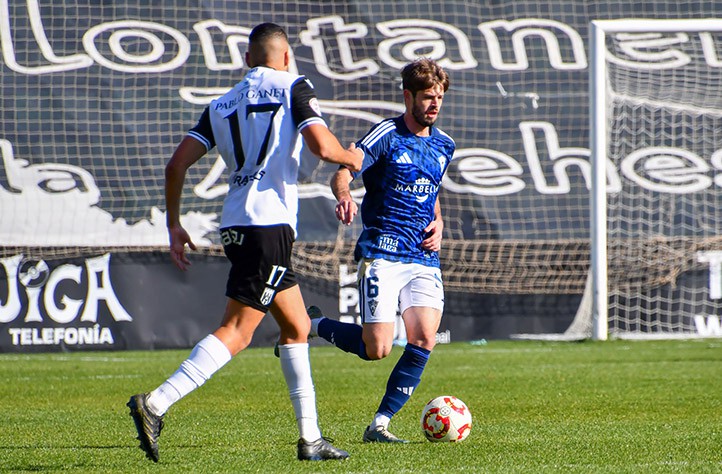 El Marbella FC vuelve a caer goleado en su visita al Mérida (4-2)