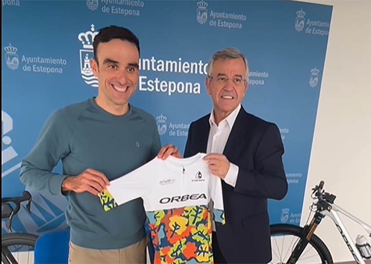 El Ayuntamiento de Estepona 'ficha' a Maté para promocionar la ciudad