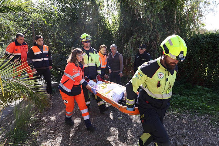 Los servicios de emergencias realizan un simulacro en el Lago de las Tortugas