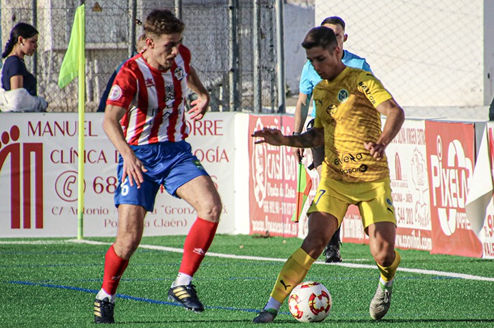 El Marbellí sale del descenso tras sumar un punto ante el Atlético Porcuna (1-1)