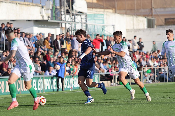 El Marbella suma un valioso punto ante un rival directo como el Sanluqueño (1-1)