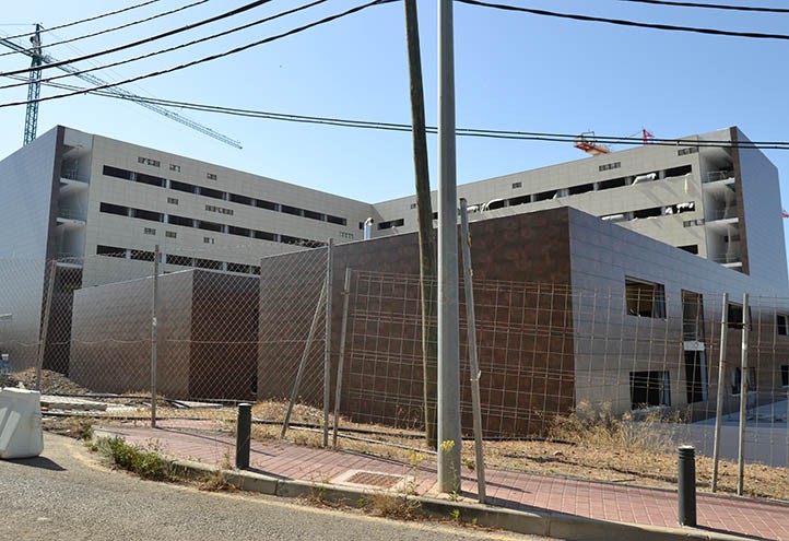 Más de 16 años de las obras del hospital de Marbella que paró Ángeles Muñoz