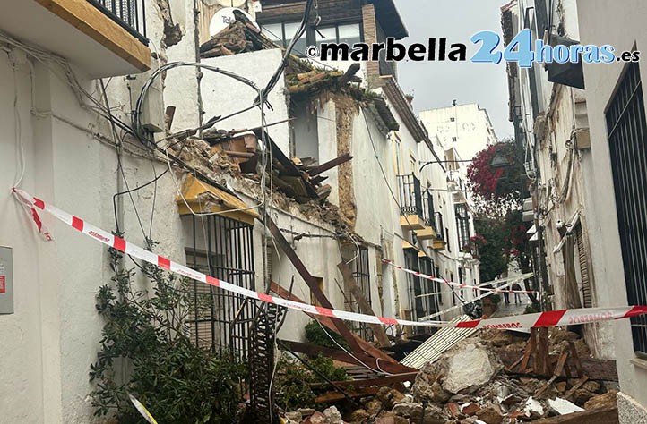 Una casa se derrumba en el Casco Antiguo de Marbella por las lluvias