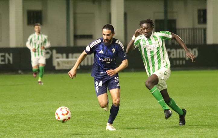 El Marbella FC se hunde un poco más al perder con el Betis Deportivo