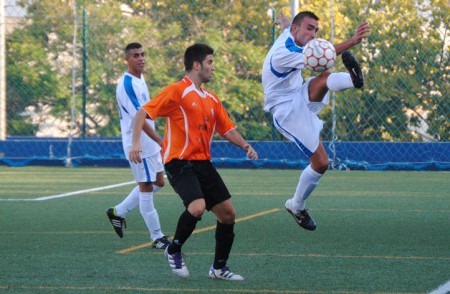 El balón parado condena a Los Compadres frente el Antequera (1-4)