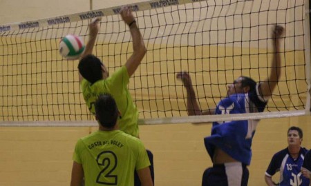 El sénior masculino del Costa del Voley apura su puesta a punto