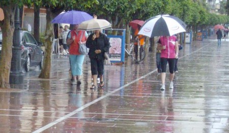 La alerta naranja desciende a nivel amarillo hasta las tres de la tarde