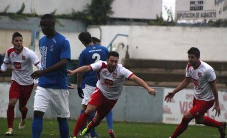 Rudy marca dos goles en el triunfo del Puertollano ante el Almansa de Vidal