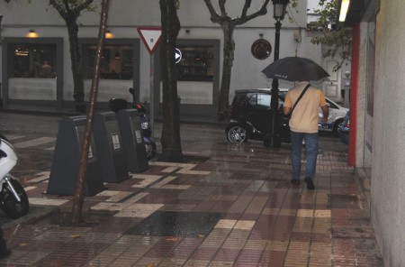 Tras caer cerca de 25 litros por metro cuadrado, la alerta naranja se alarga hasta las 10:00 horas