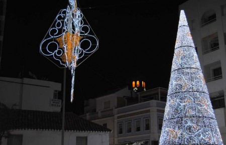 Izquierda Unida exige que la iluminación navideña esté encendida solo hasta 