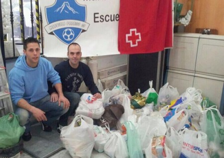 El Marbella Paraíso entrega 400 kilos de alimentos a Cruz Roja