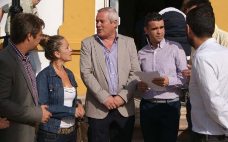 Los grupos de la oposición convocan un pleno extraordinario para debatir los 