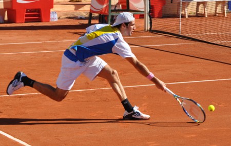 Adrián Menéndez cae en primera ronda del Open de Australia