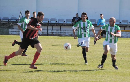 Barrios dirá adiós al San Pedro sobre el campo ante el Comarca de Níjar