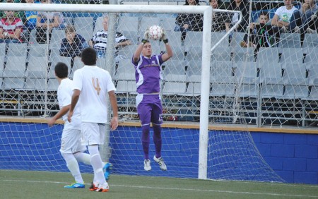 El Atlético Marbella golea al Malaka en la segunda mitad (4-0)