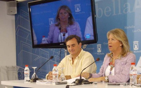 La alcaldesa solicita una reunión con los portavoces de los grupos políticos en el Parlamento Andaluz