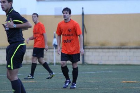 El defensa argentino Tano Vela cierra la plantilla de la UD Marbella