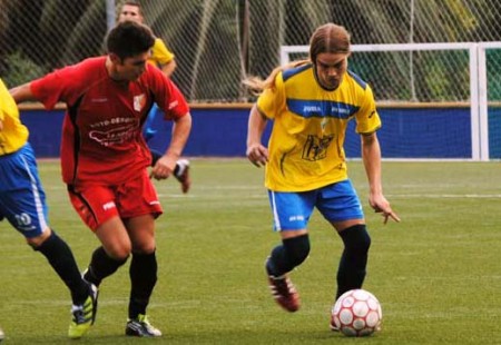 El Atlético Marbellí recupera el oxígeno ante El Palo B (1-3)