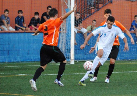 El San Pedro se queda con una plantilla de 17 jugadores al no poder fichar a Mariano