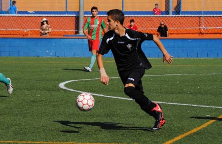 Un gol de Pepe salva el empate para el Marbella ante el Granada B (1-1)