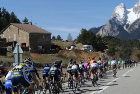 Maté acaba 68º la etapa reina de la Volta marcada por el abandono de Valverde