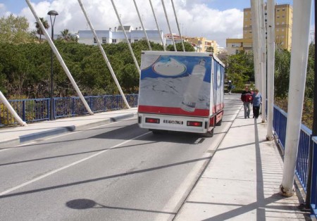 IU exige barandillas de seguridad en el puente de Arroyo de la Represa