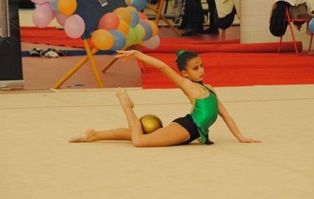 El Club Gimnasia Rítmica organiza una exhibición para recaudar fondos para ir al Campeonato de España