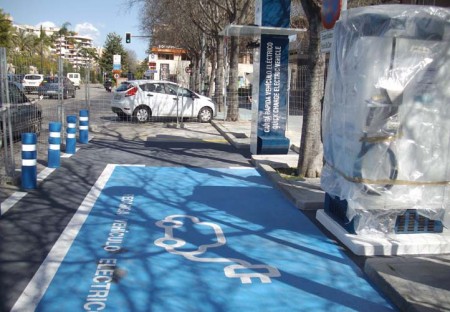 El Príncipe Felipe apoya en Málaga el proyecto de coches eléctricos en el que también participa Marbella