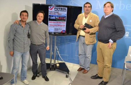 La UD San Pedro rinde homenaje al equipo que ascendió a Segunda B