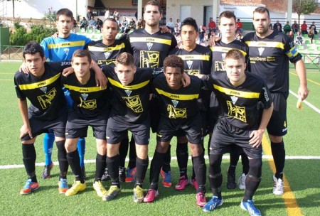 El Atlético Marbellí sigue vivo tras ganar a Las Lagunas (1-0)