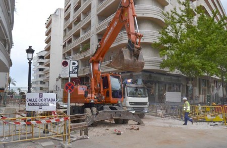 El PSOE denuncia que los retrasos en Miguel Cano obligan al Ayuntamiento a suspender las obras en verano