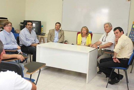 La alcaldesa perfila con los transportistas el futuro centro lógistico en San Pedro Alcántara