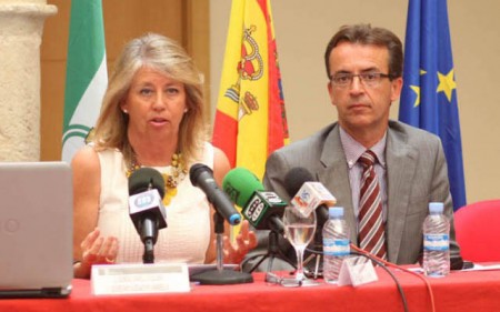 La alcaldesa formaliza ante la Junta el ofrecimiento de terrenos para la Ciudad de la Justicia de Marbella