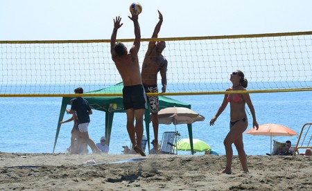 El IV torneo del Voleibol San Pedro concentra a cientos de jugadores