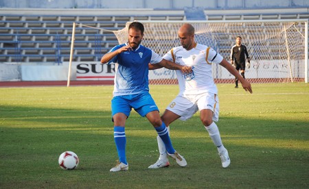 El Marbella FC se impone en el primer partido de pretemporada al Atlético Marbella (2-0)