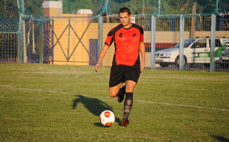 El San Pedro no puede con el empuje a balón parado de Los Molinos (5-0)