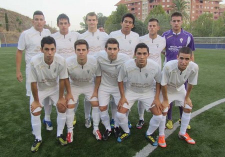 El Atlético Marbella paga las dos expulsiones ante la Cala (0-3)