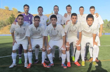 El Atlético Marbella acaba con nueve pero gana al Atlético Estación (2-0)