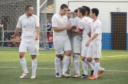 El Atlético Marbella se queda sin la victoria en el tiempo añadido (1-1)