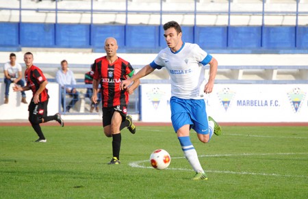 El Marbella FC regresa al liderato tras igualar la mejor racha de victorias de la temporada