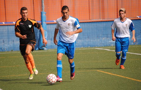 Dos errores condenan a Los Compadres ante el Benamiel (2-0)